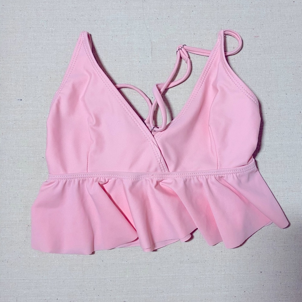 V-NECK RUFFLED BOTTOM BIKINI TOP